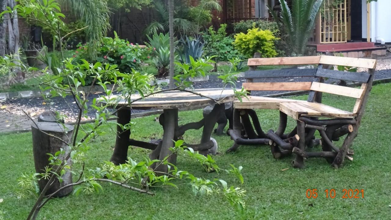 Kivu Beach Garden 吉塞尼 外观 照片