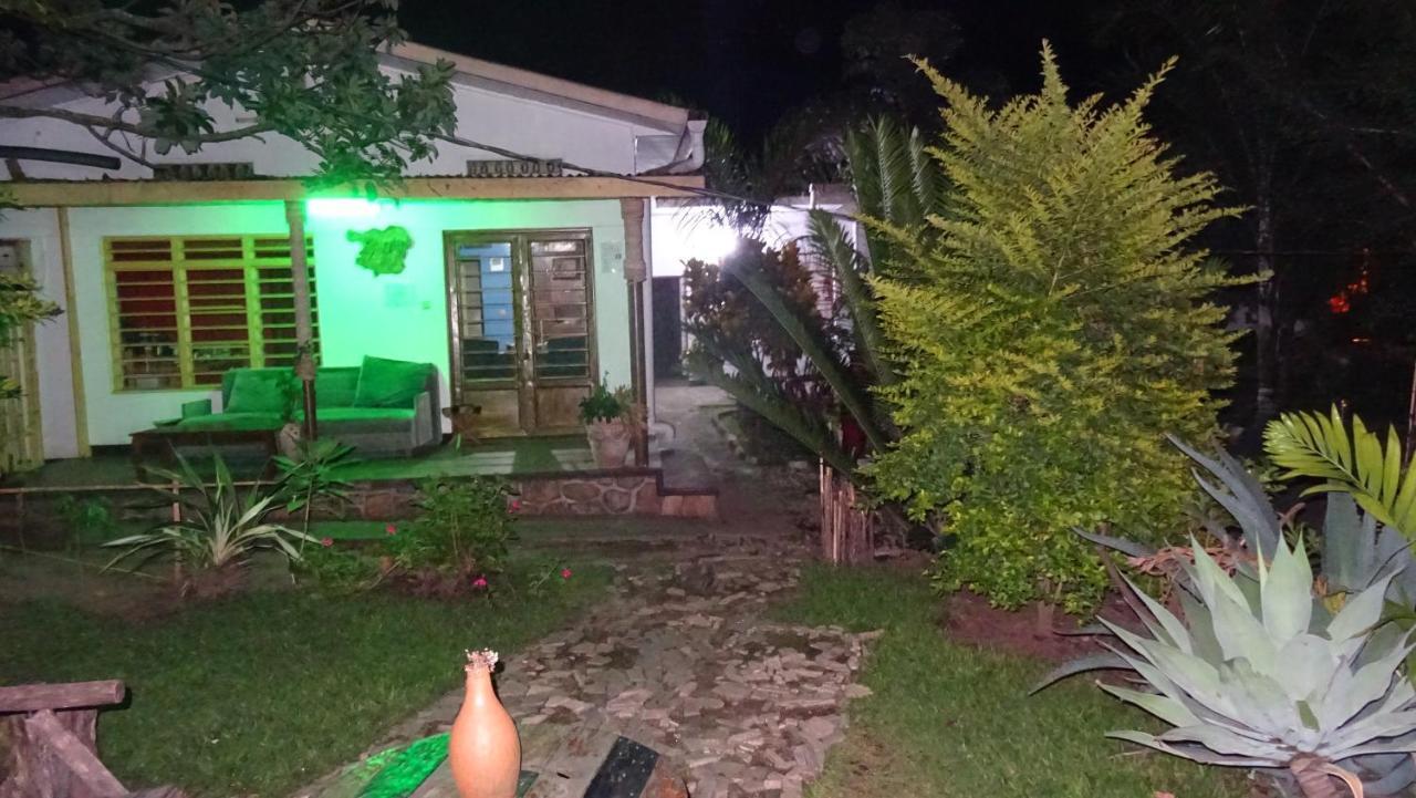 Kivu Beach Garden 吉塞尼 外观 照片
