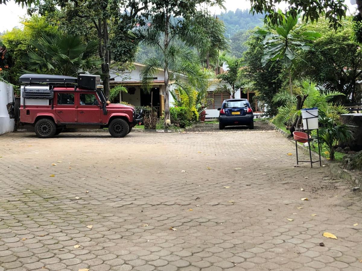 Kivu Beach Garden 吉塞尼 外观 照片