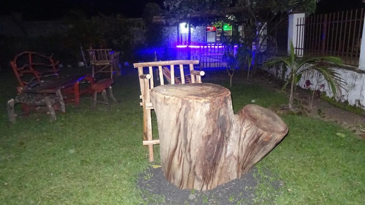 Kivu Beach Garden 吉塞尼 外观 照片